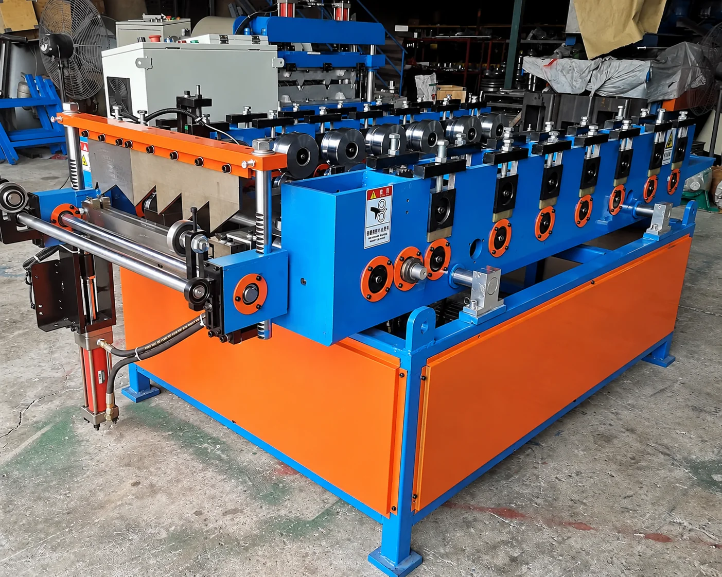 Standing seam roll former